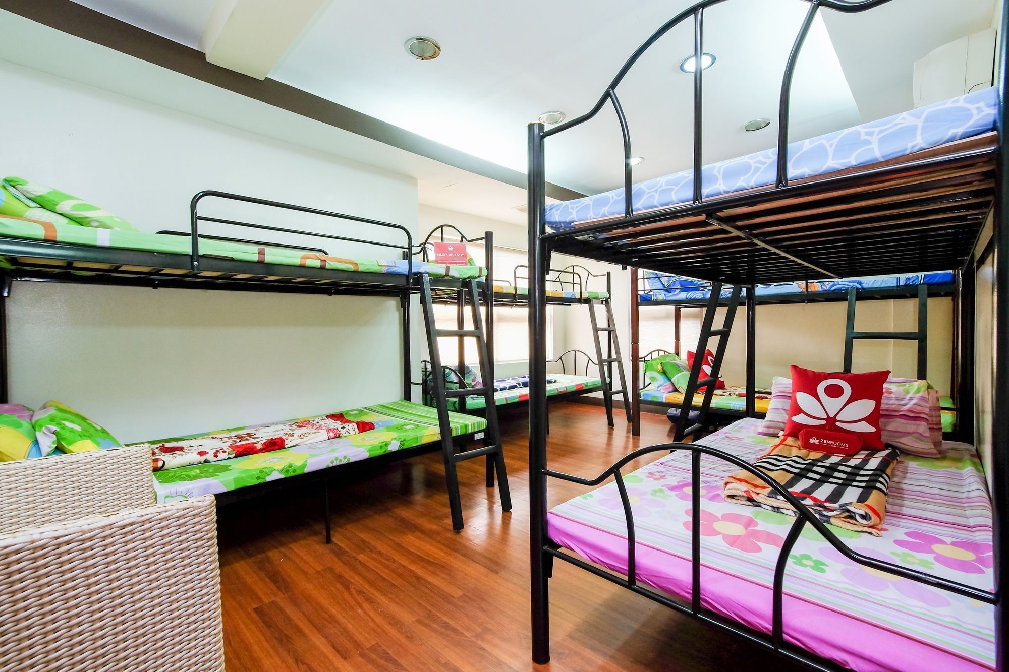 Zen Hostel Quirino Ave. Malate Manila Esterno foto